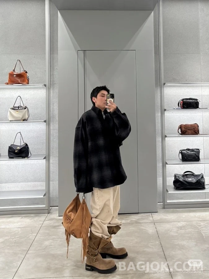 발렌시아가 발렌시아가 베놈 버클 디스트로이드 부츠 상세 이미지