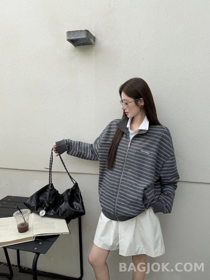 미우미우 미우미우 스트라이프 집업 자켓 상세 이미지
