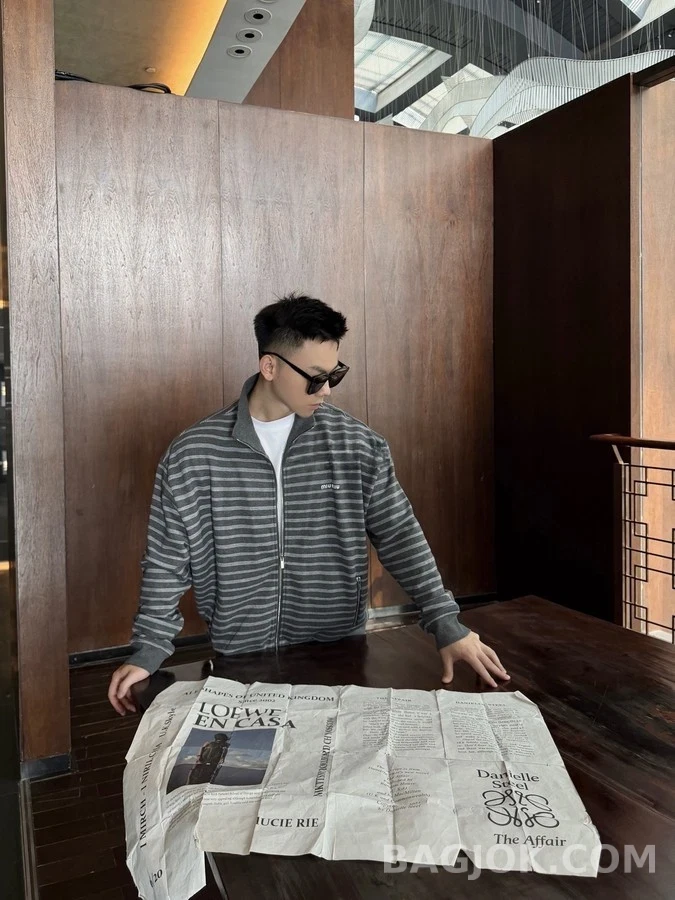미우미우 미우미우 스트라이프 집업 자켓 상세 이미지