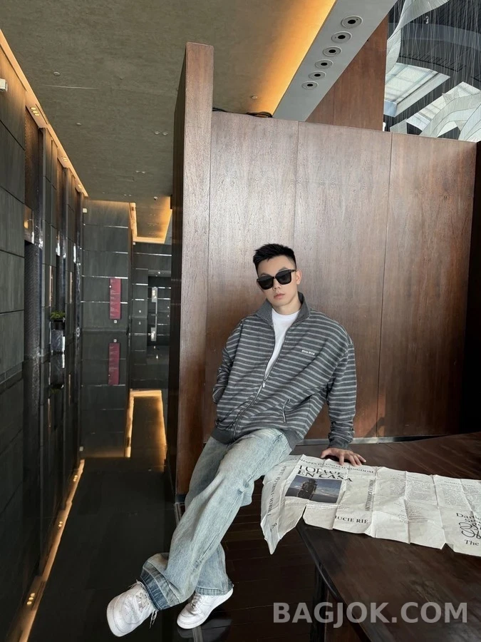 미우미우 미우미우 스트라이프 집업 자켓 상세 이미지