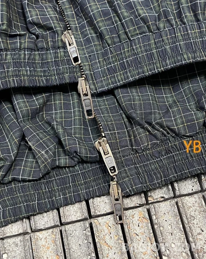 발렌시아가 발렌시아가 그레인 체크 로고 자수 자켓 상세 이미지
