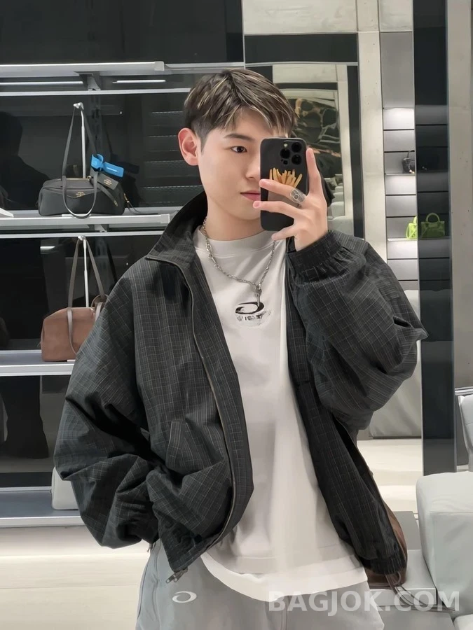 발렌시아가 발렌시아가 그레인 체크 로고 자수 자켓 상세 이미지