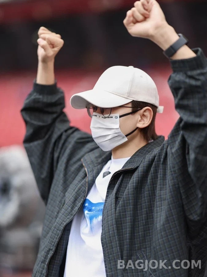 발렌시아가 발렌시아가 그레인 체크 로고 자수 자켓 상세 이미지