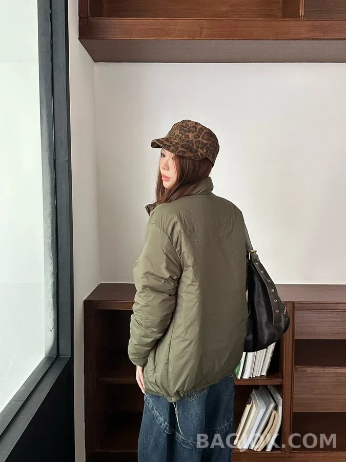 미우미우 미우미우 로고 패딩 자켓 상세 이미지