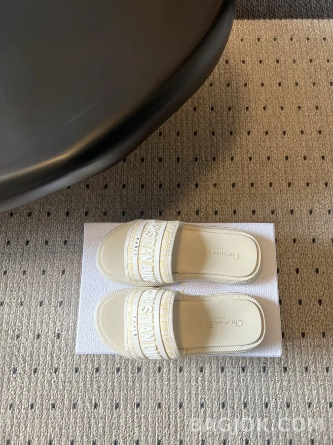 디올 디올 레터링 자수 두꺼운 굽 슬라이드 상세 이미지