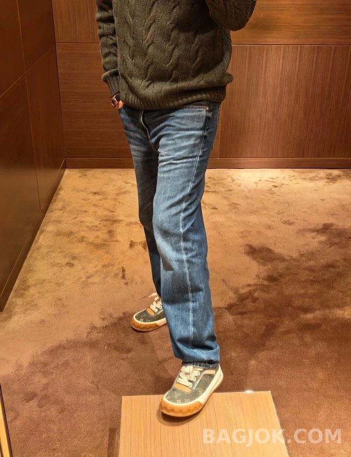 루이비통 루이비통 모노그램 두꺼운 아웃솔 스니커즈 상세 이미지