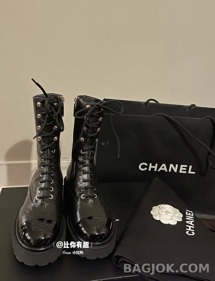 샤넬 샤넬 로고 코팅 캡토 레이스업 부츠 상세 이미지