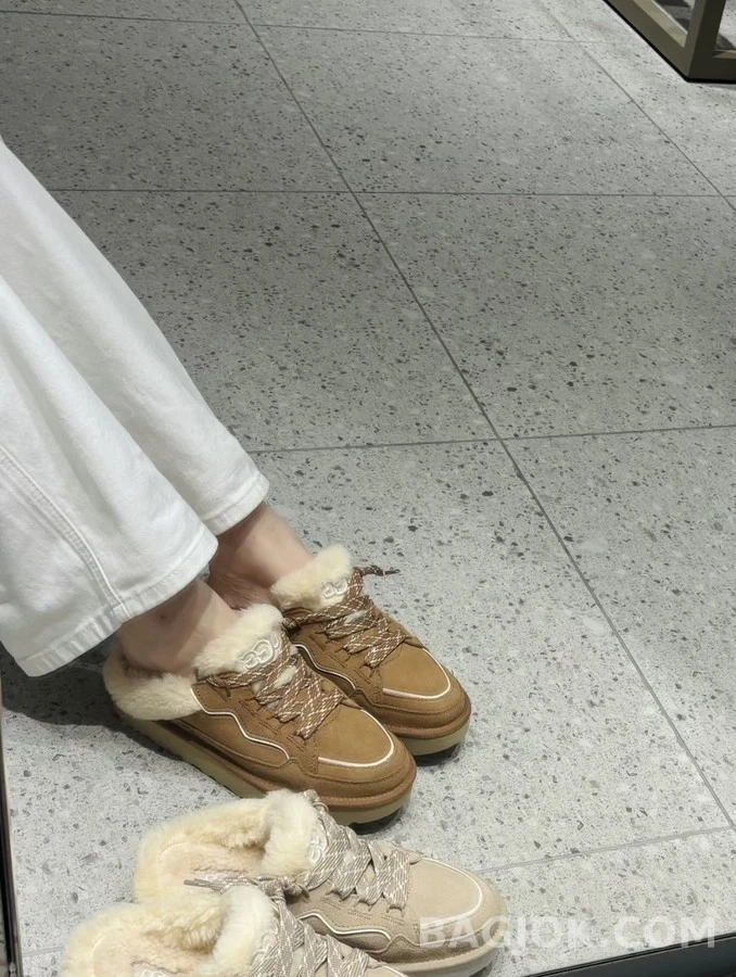  어그 퍼 트리밍 레이스업 뮬 상세 이미지