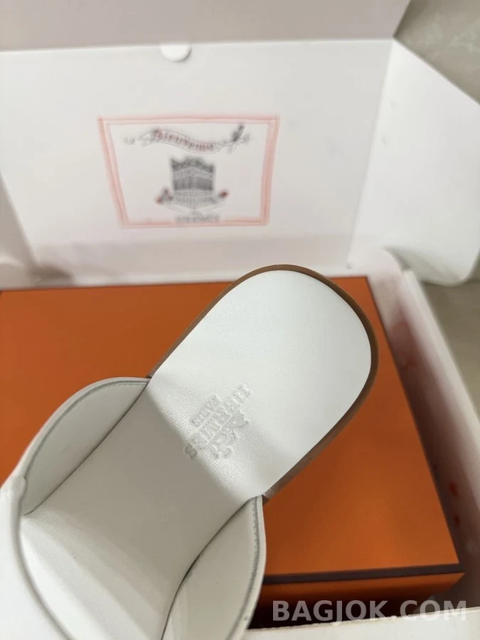 에르메스 에르메스 더블 스트랩 엠보싱 슬리퍼 상세 이미지