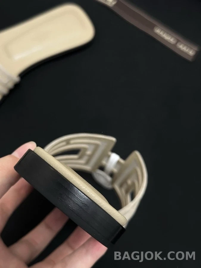 에르메스 에르메스 레이스 H 컷아웃 슬라이드 샌들 상세 이미지