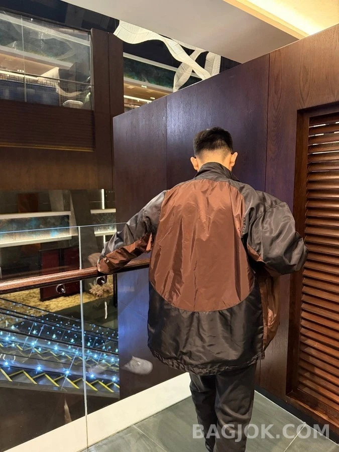 프라다 프라다 투톤 나일론 리버시블 자켓 상세 이미지