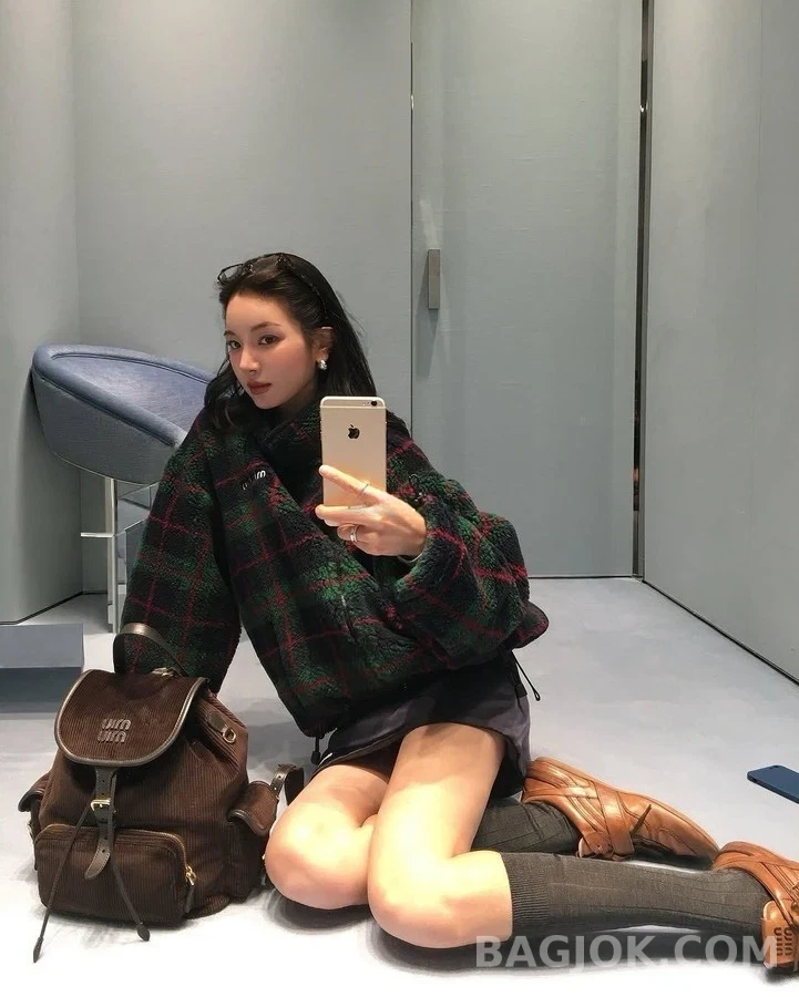 미우미우 미우미우 체크 테디 플리스 자켓 상세 이미지