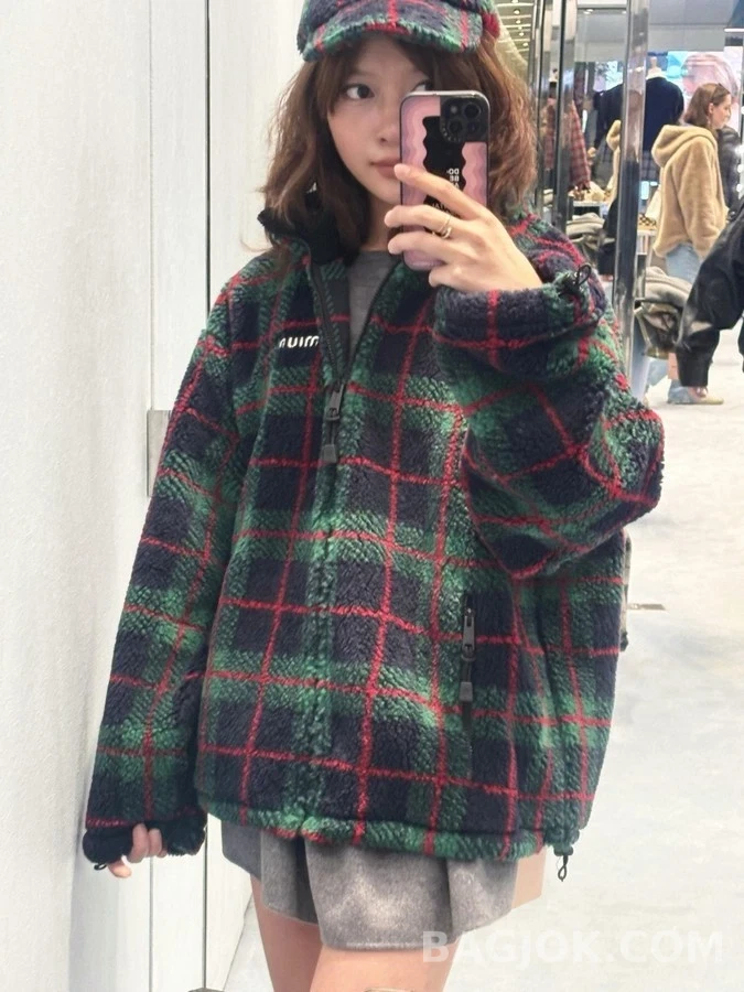 미우미우 미우미우 체크 테디 플리스 자켓 상세 이미지