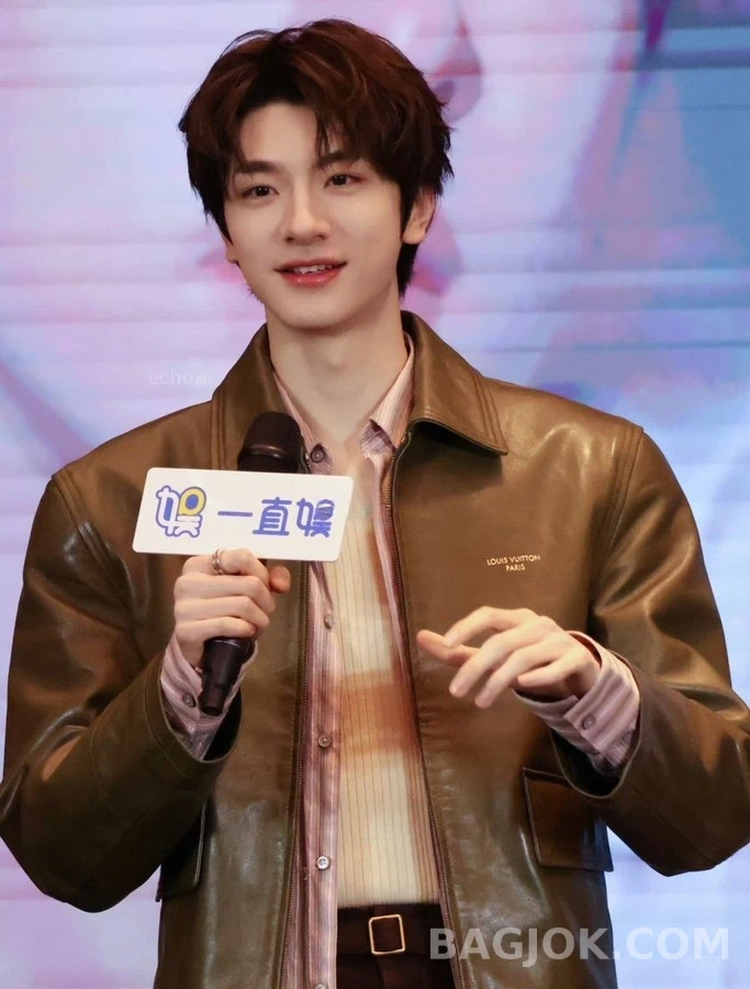 루이비통 루이비통 레더 지퍼 자켓 상세 이미지