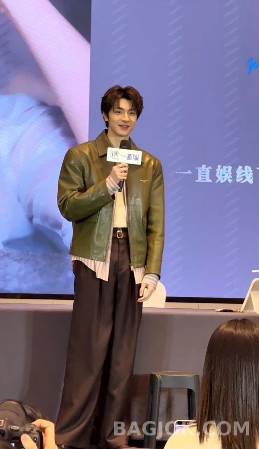 루이비통 루이비통 레더 지퍼 자켓 상세 이미지