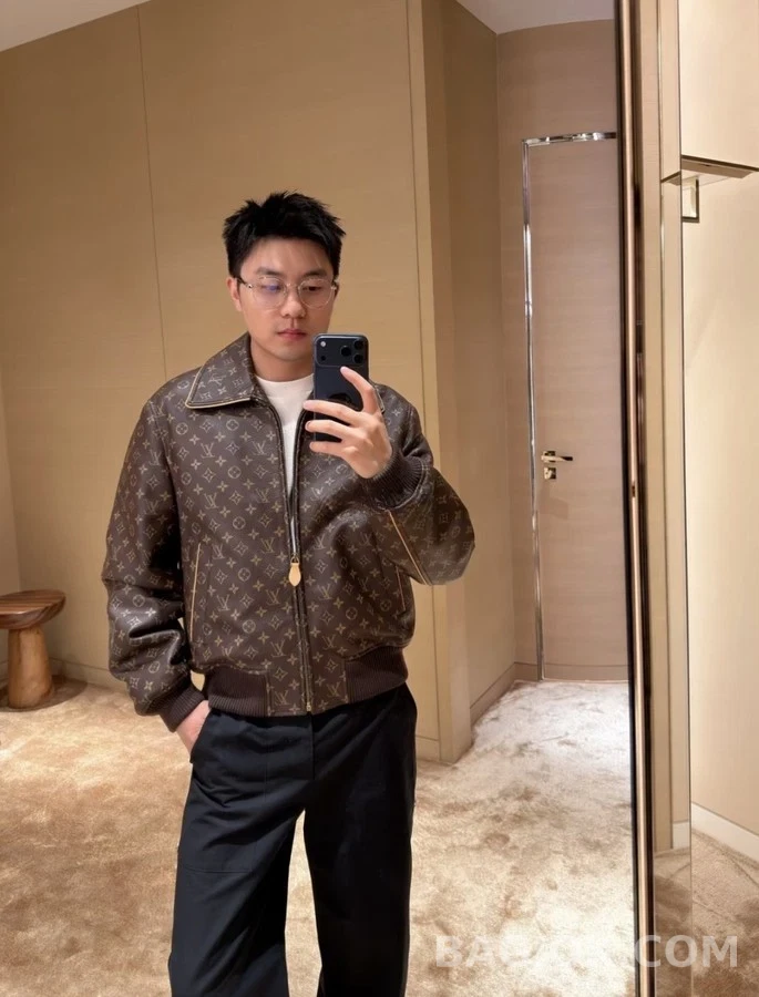 루이비통 루이비통 모노그램 가죽 자켓 상세 이미지