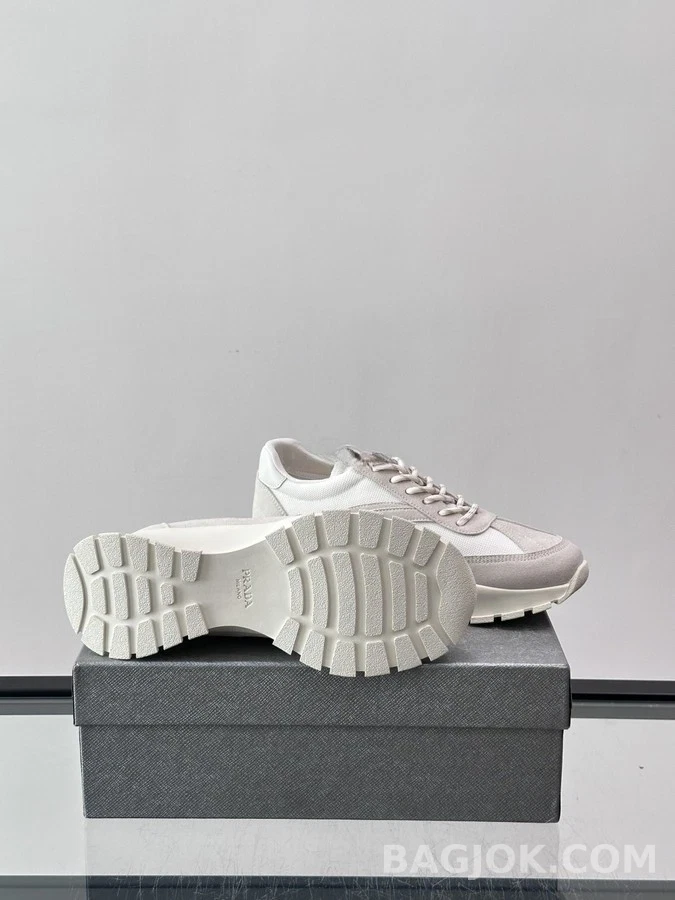 프라다 프라다 회백색 레트로 런닝 스니커즈 상세 이미지