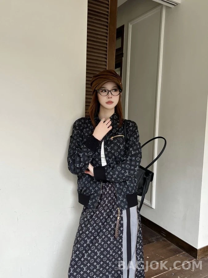 루이비통 루이비통 모노그램 양면 스탠드넥 자켓 상세 이미지