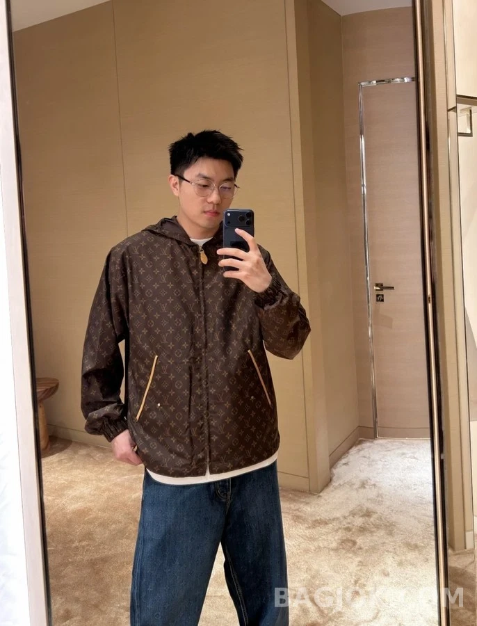 루이비통 루이비통 모노그램 후드 집업 상세 이미지
