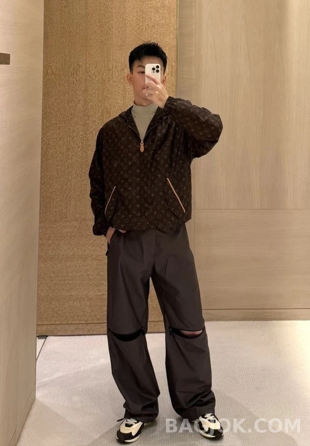 루이비통 루이비통 모노그램 후드 집업 상세 이미지