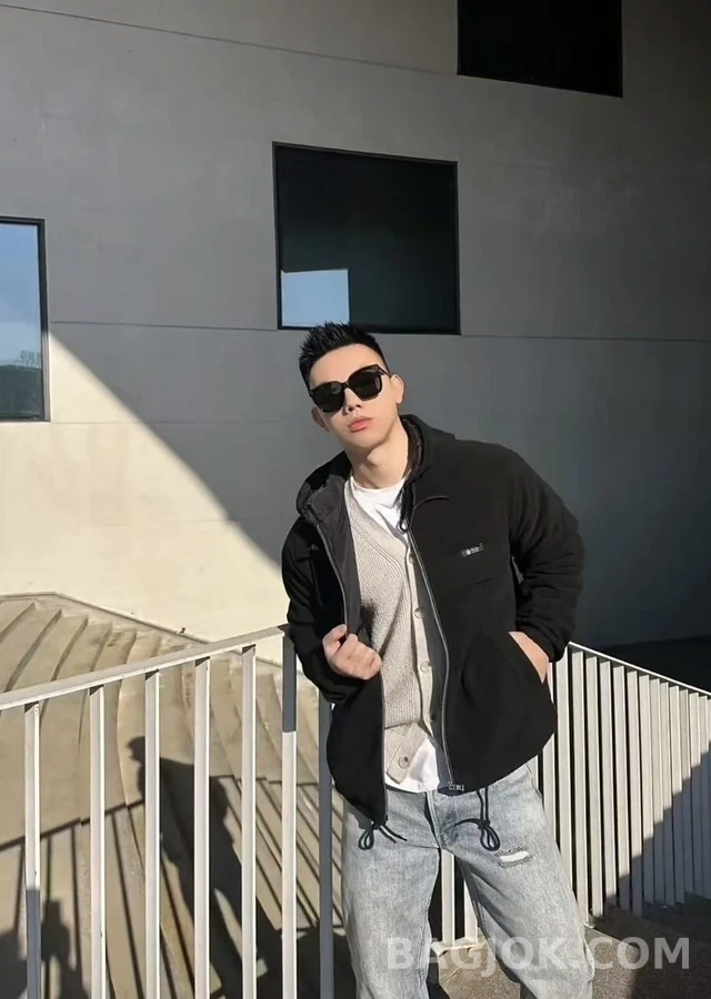 프라다 프라다 드로스트링 후드 플리스 자켓 상세 이미지