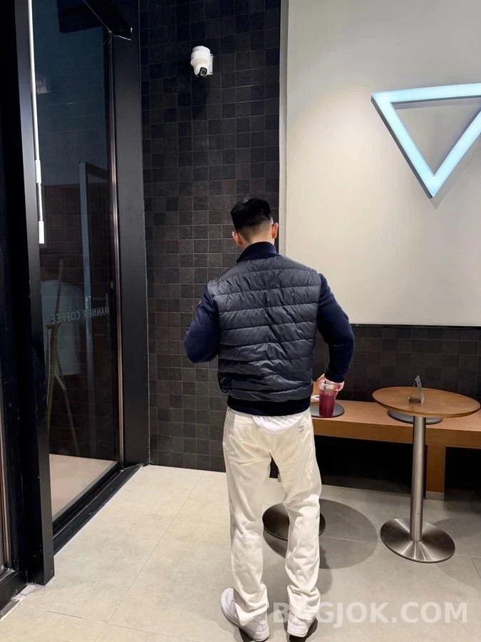 몽클레어 몽클레어 로고 니트 패딩 집업 상세 이미지