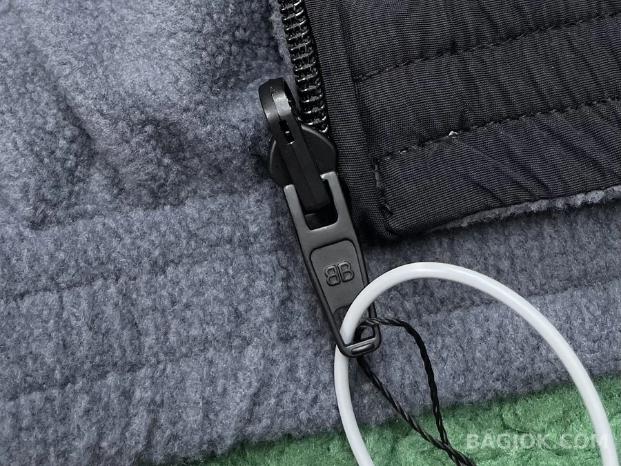 발렌시아가 발렌시아가 커시브 로고 리버서블 자켓 상세 이미지