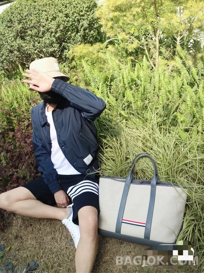 톰브라운 톰브라운 4바 스트라이프 자켓 상세 이미지