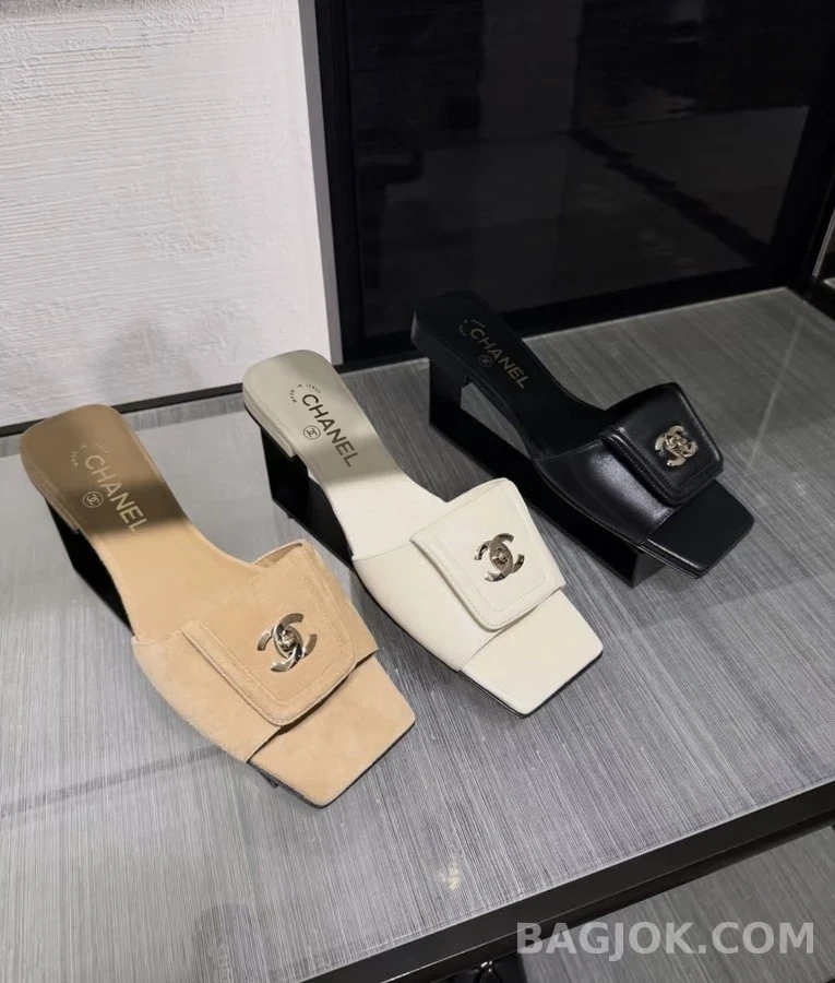 샤넬 샤넬 로고 버클 플랫 샌들 상세 이미지