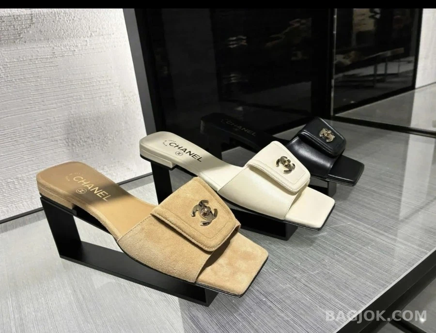 샤넬 샤넬 로고 버클 플랫 샌들 상세 이미지