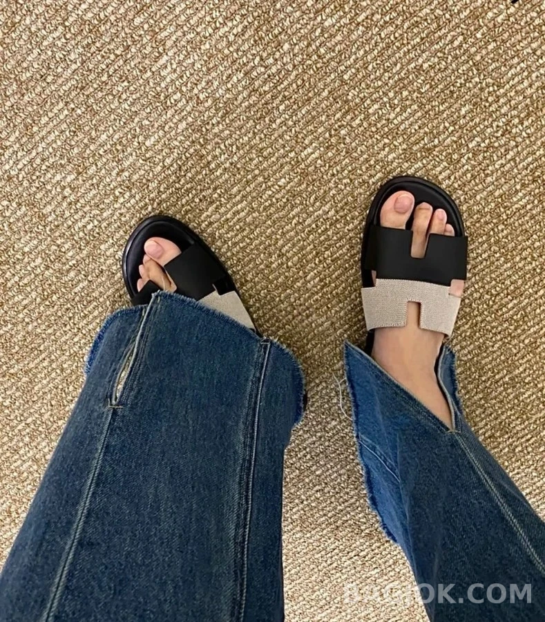 에르메스 에르메스 H 로고 투톤 슬리퍼 상세 이미지