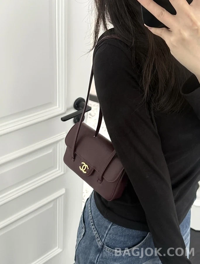 샤넬 샤넬 빈티지 캐비어 버티컬 스트랩 플랩 숄더백 상세 이미지