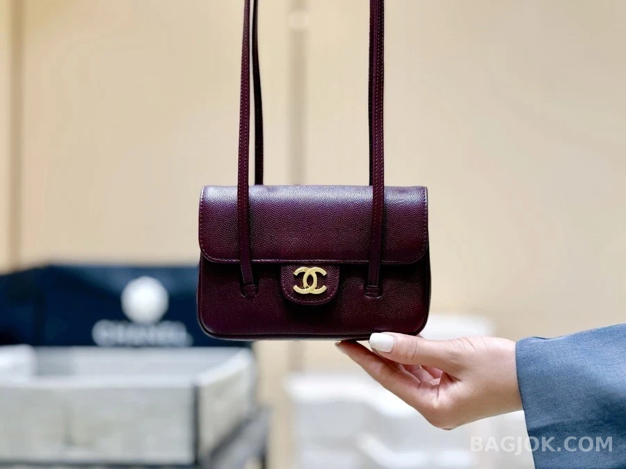 샤넬 샤넬 빈티지 캐비어 버티컬 스트랩 플랩 숄더백 상세 이미지