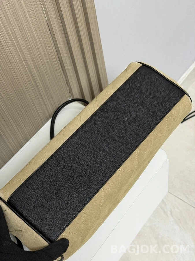 샤넬 샤넬 쇼핑백 스웨이드 상세 이미지