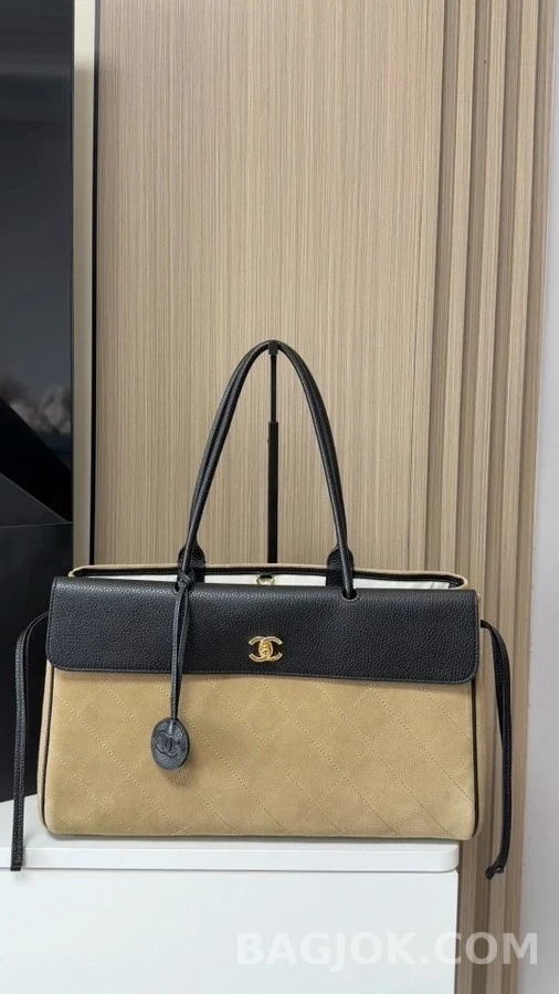 샤넬 샤넬 쇼핑백 스웨이드 상세 이미지