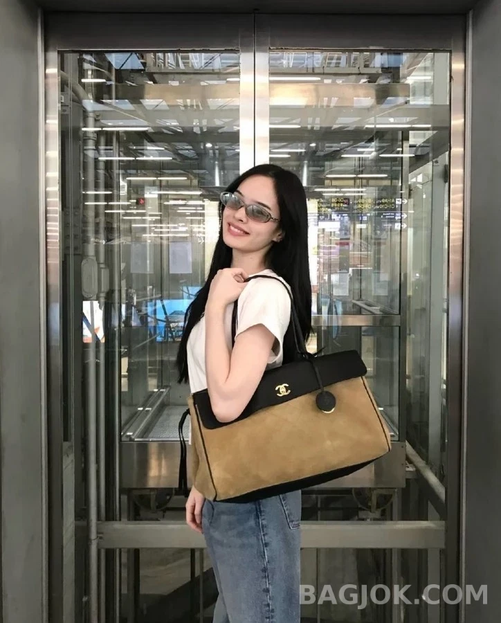 샤넬 샤넬 쇼핑백 스웨이드 상세 이미지