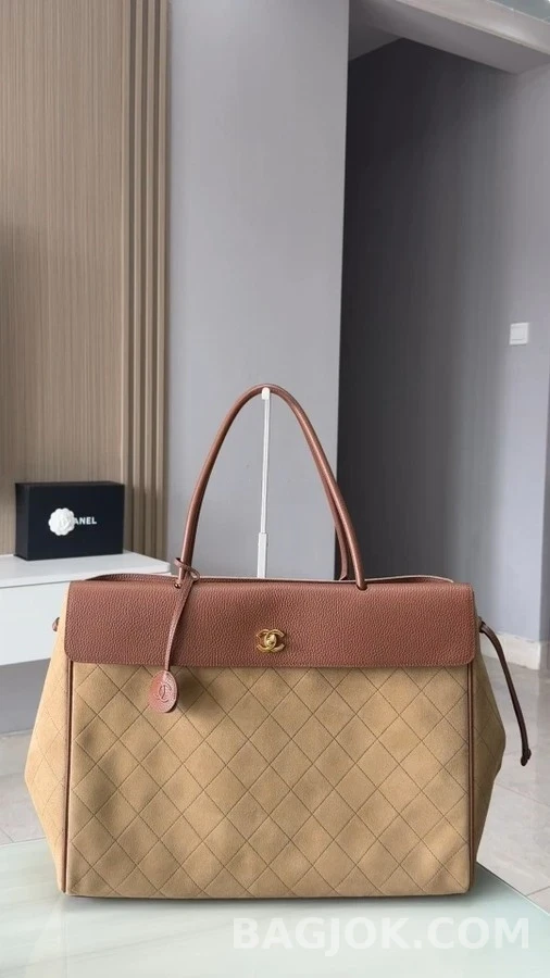 샤넬 샤넬 퀼팅 스웨이드 투톤 토트백 상세 이미지