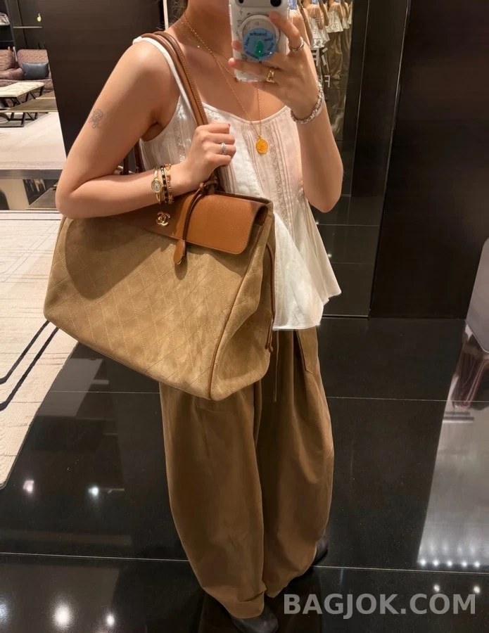 샤넬 샤넬 퀼팅 스웨이드 투톤 토트백 상세 이미지