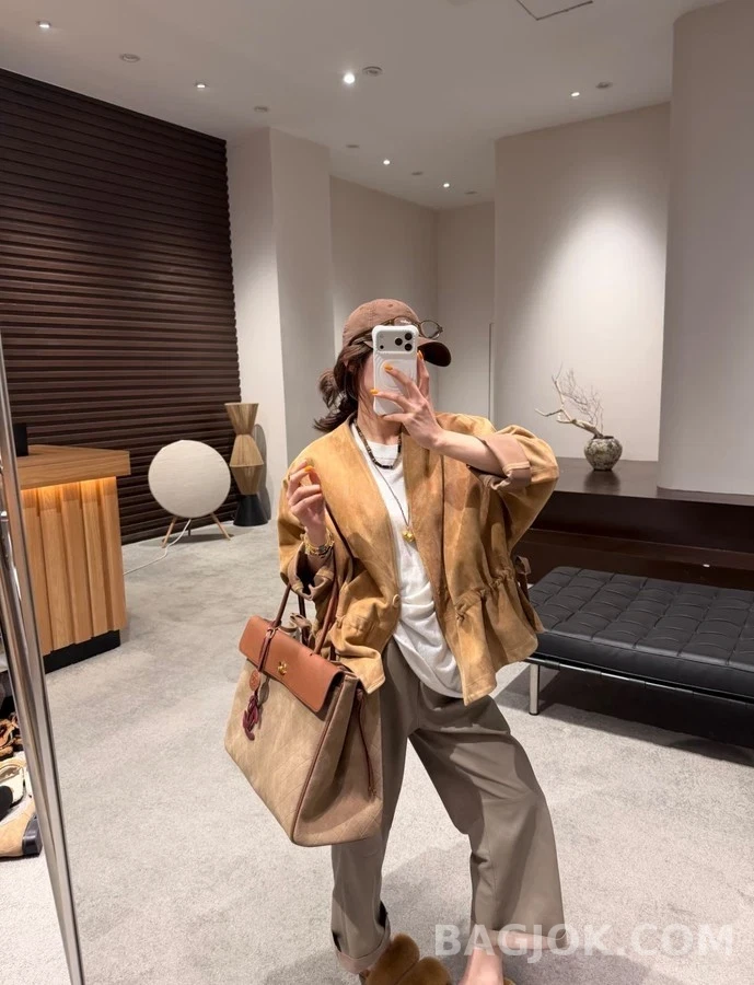 샤넬 샤넬 퀼팅 스웨이드 투톤 토트백 상세 이미지