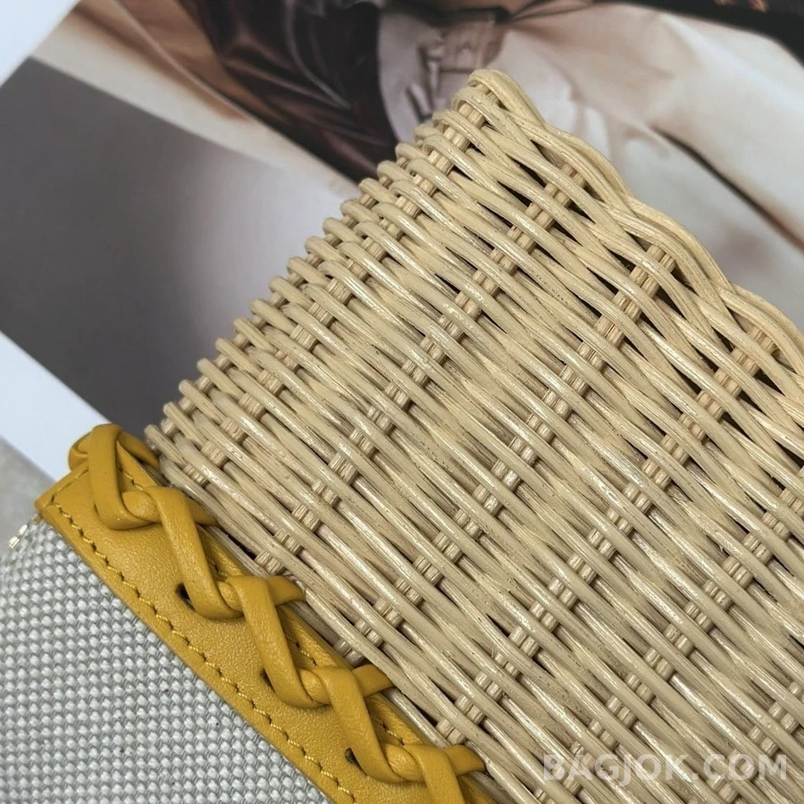  로로피아나 엑스트라 포켓 L19 이스트-웨스트 위커 백 상세 이미지