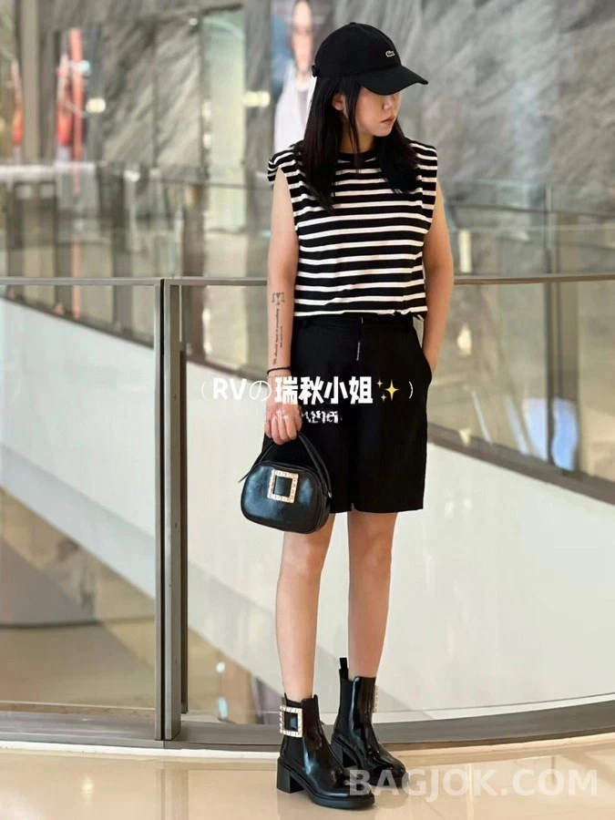  로저비비에 페이턴트 크리스탈 버클 첼시 부츠 상세 이미지