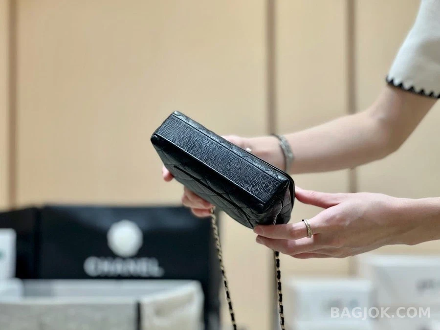 샤넬 샤넬 미니 탑 핸들 플랩백 상세 이미지