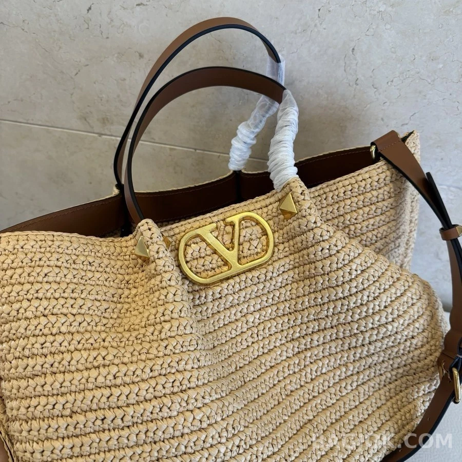 발렌티노 발렌티노 V로고 이스케이프 미디엄 라피아 토트백 상세 이미지