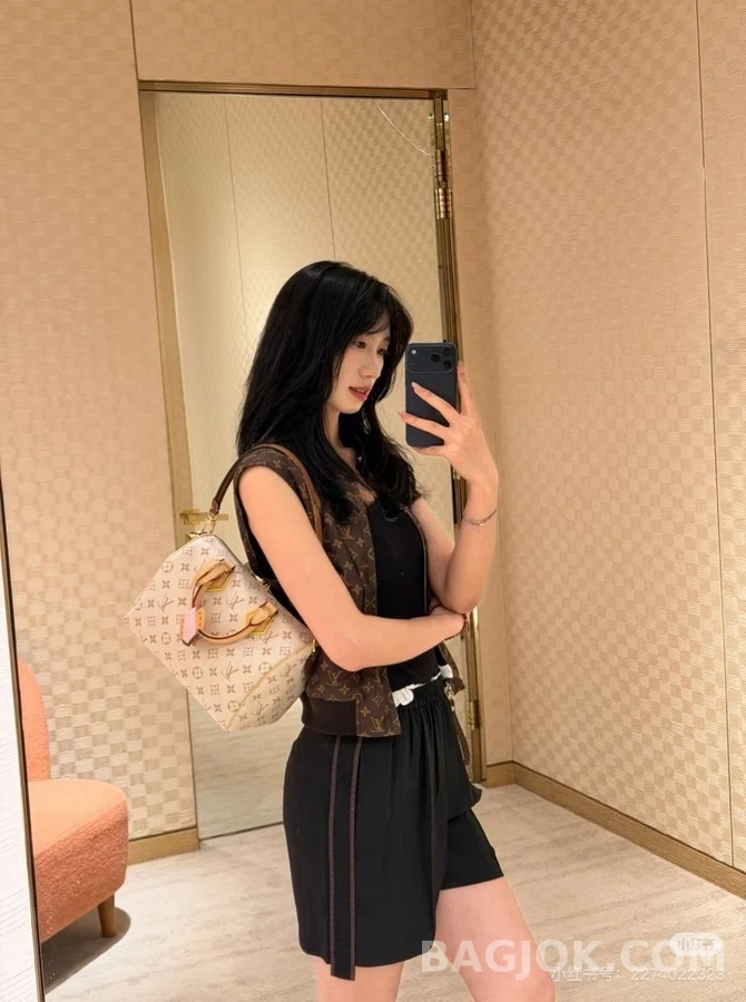 루이비통 루이비통 스피디 반둘리에 20 모노그램 앙프렝뜨 레더 핸드백 상세 이미지