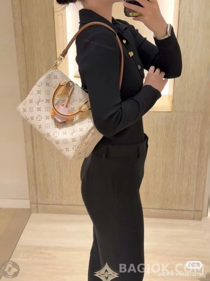 루이비통 루이비통 스피디 반둘리에 20 모노그램 앙프렝뜨 레더 핸드백 상세 이미지