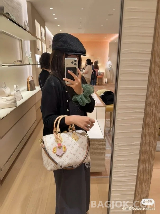 루이비통 루이비통 스피디 반둘리에 20 모노그램 앙프렝뜨 레더 핸드백 상세 이미지