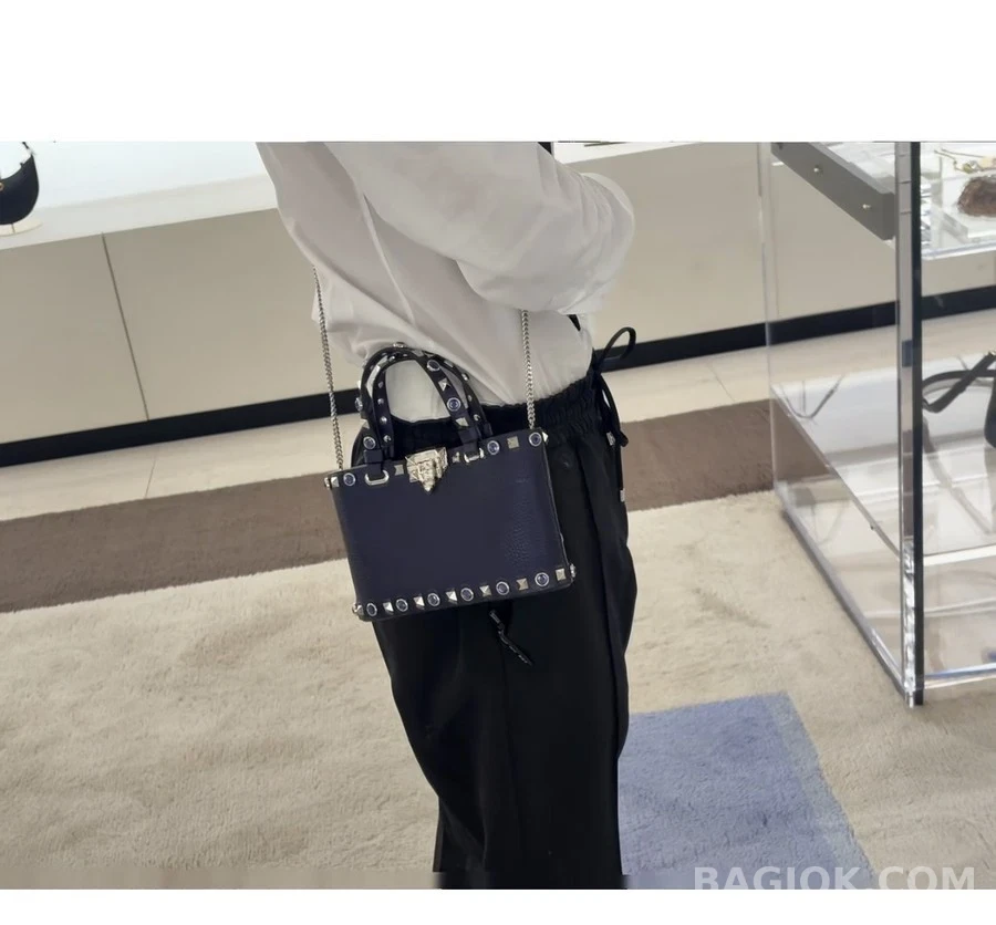 발렌티노 발렌티노 가라바니 락스터드 카보숑 스톤 라미네이트 스몰 숄더백 상세 이미지