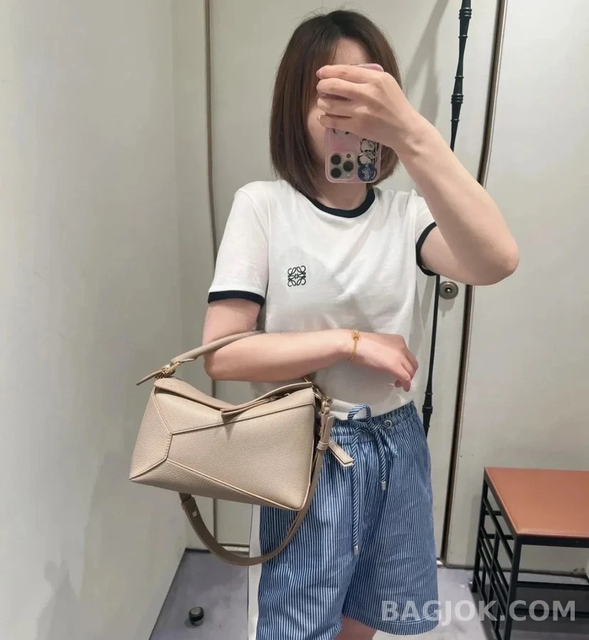 로에베 로에베 퍼즐 엣지 핸드백 상세 이미지