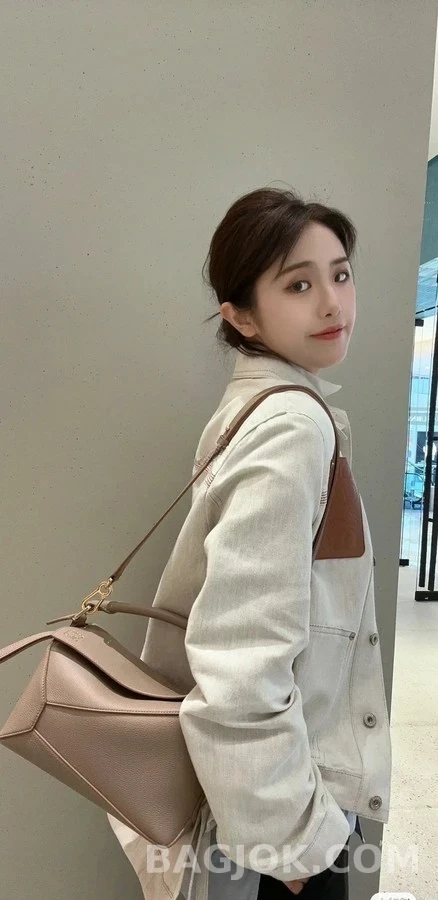 로에베 로에베 퍼즐 엣지 핸드백 상세 이미지