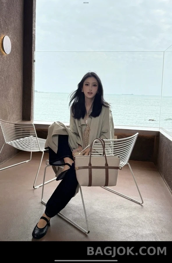  로로피아나 발레 캔버스 레더 토트백 상세 이미지